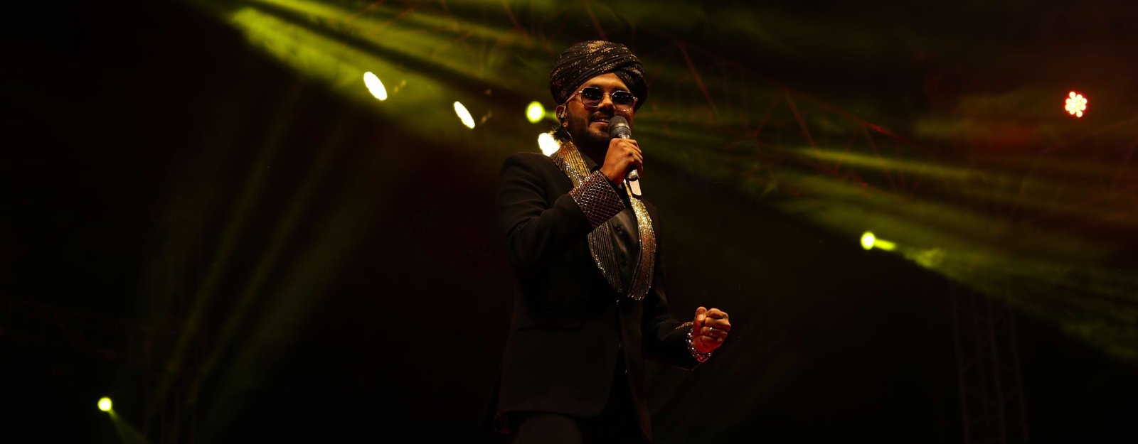 swaroop khan performing in a live show